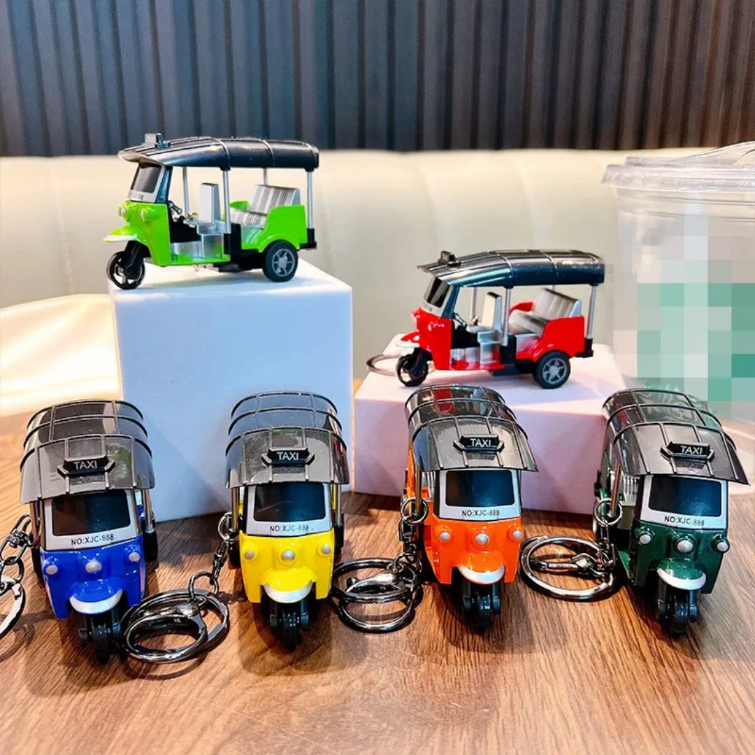 Classic Three-Wheeler Tuk-Tuk Auto Rickshaw Push-back Toy Keychain