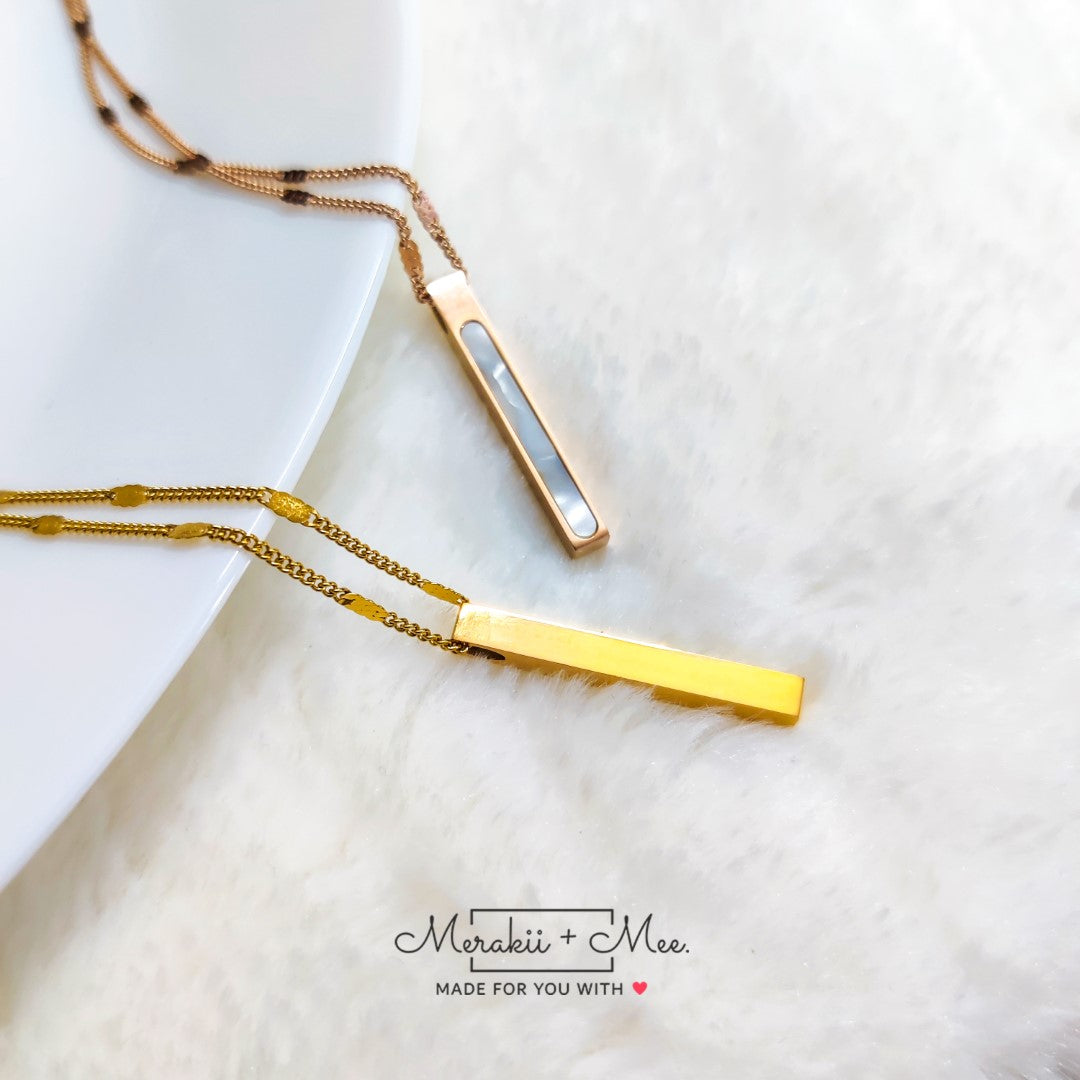 Pearlescent Reveal Pendant