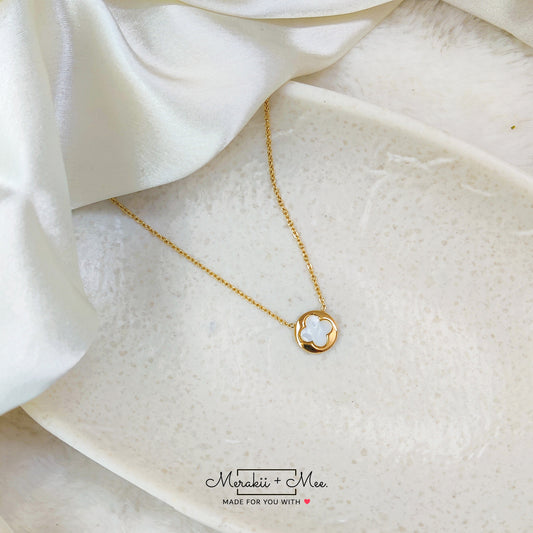 Dainty Clover Necklace