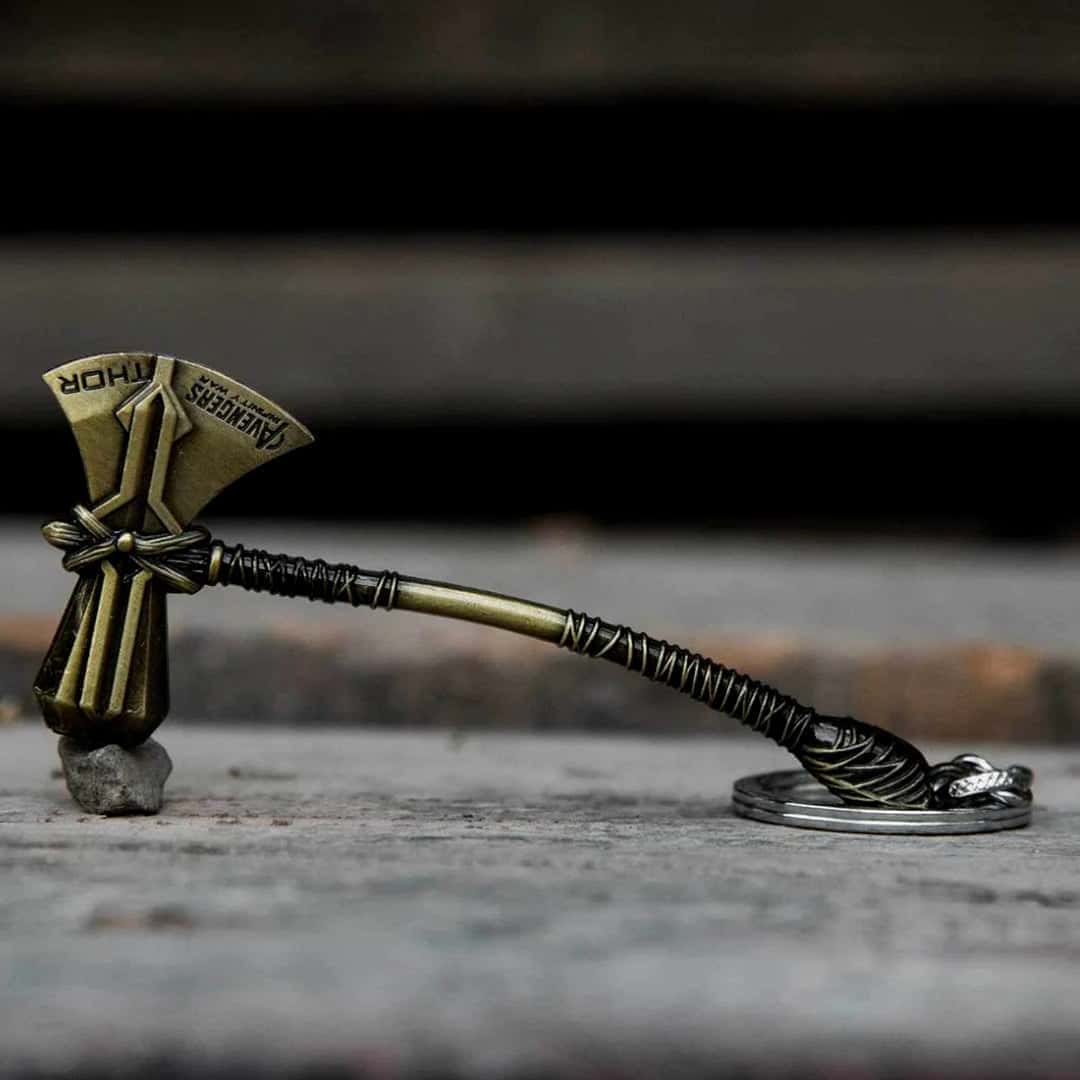THOR's Stormbreaker-Marvel's Infinity War Keychain Replica