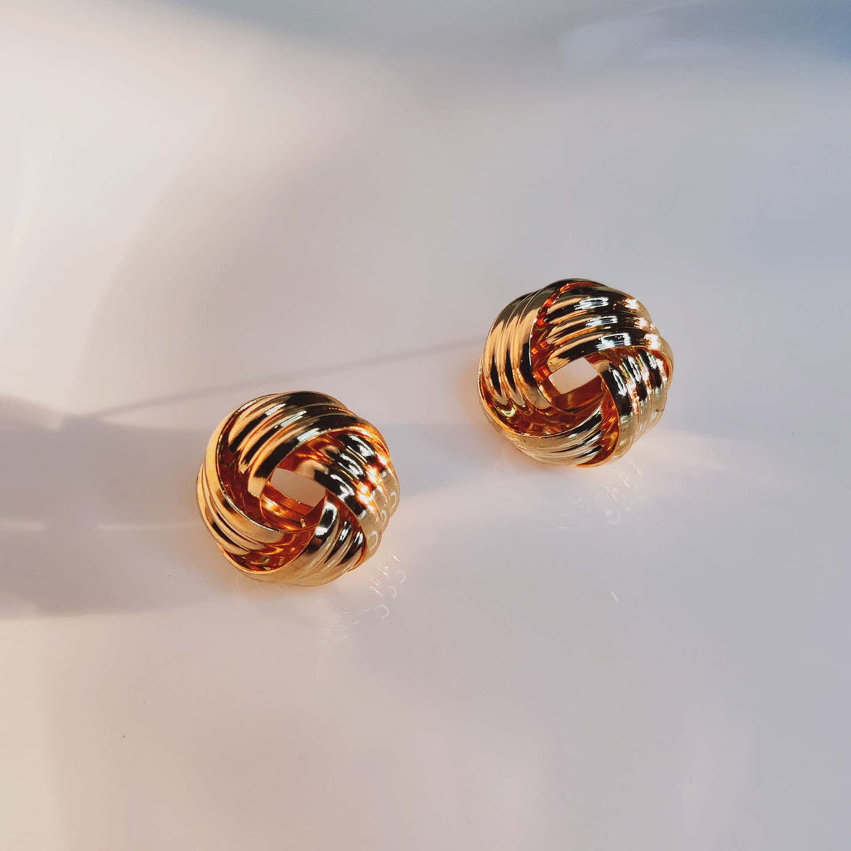 Swirl Bun tops