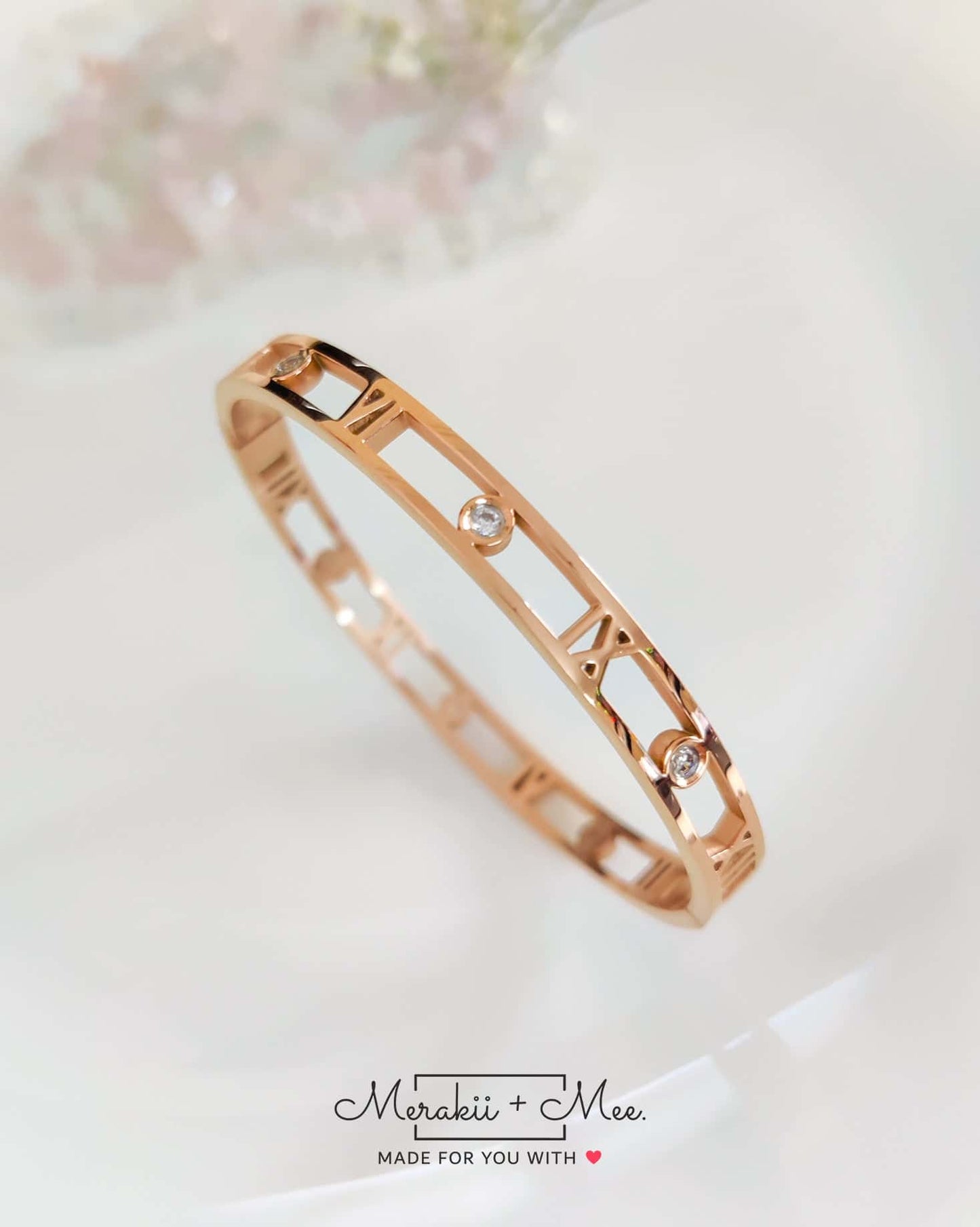 Roman Numero Hollow Kada