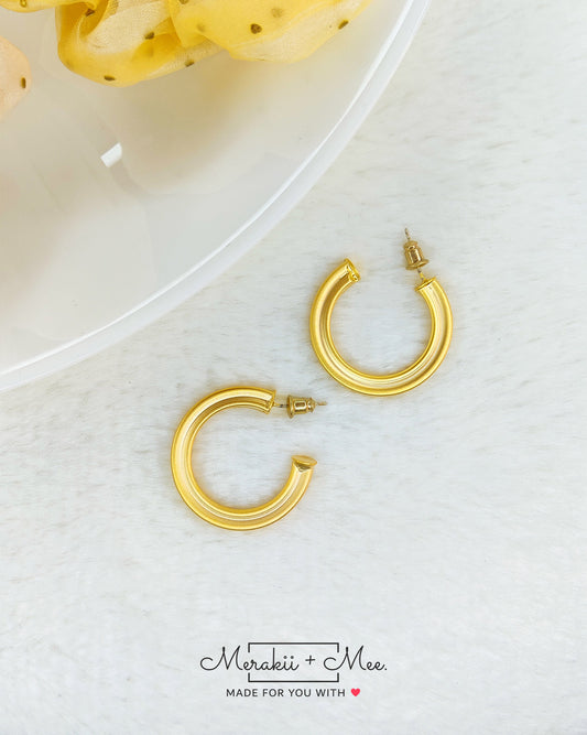 Circle Hoops (Matte Gold)