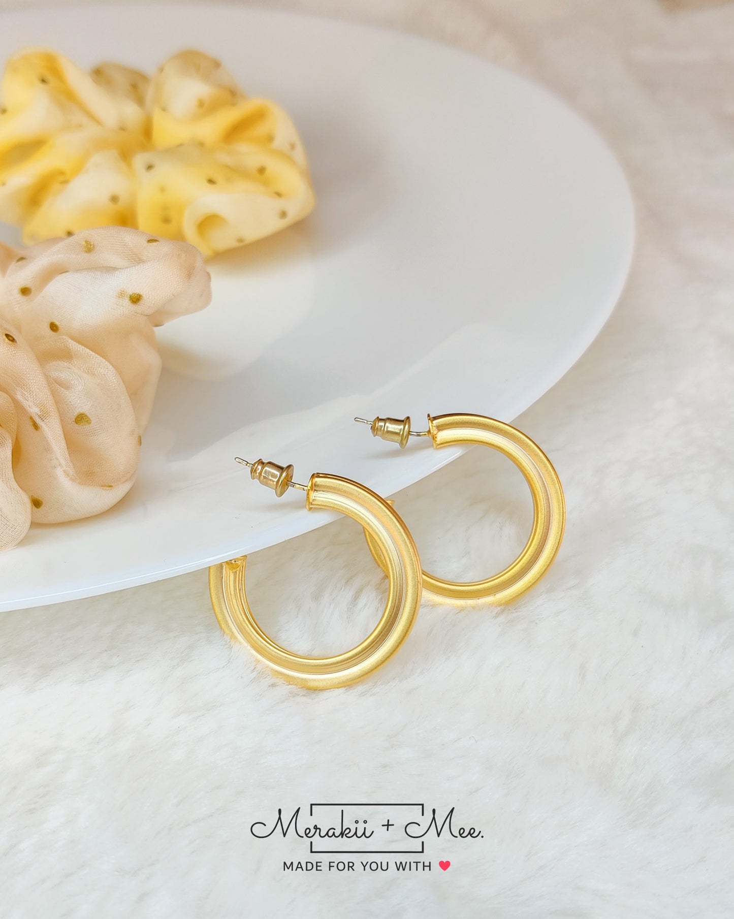 Circle Hoops (Matte Gold)