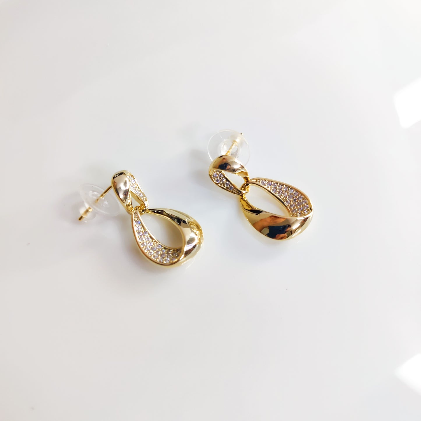 Zonas Interlinked Drop Earrings