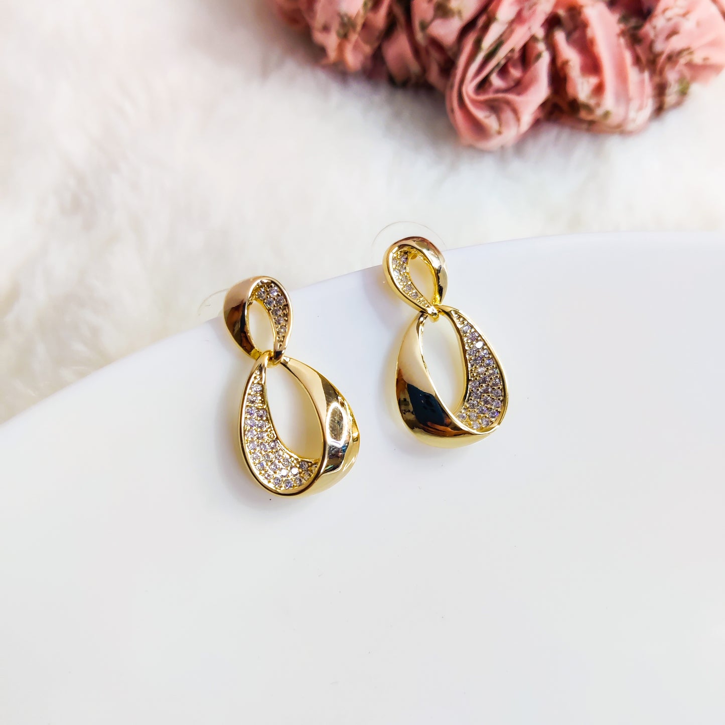 Zonas Interlinked Drop Earrings