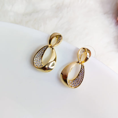 Zonas Interlinked Drop Earrings