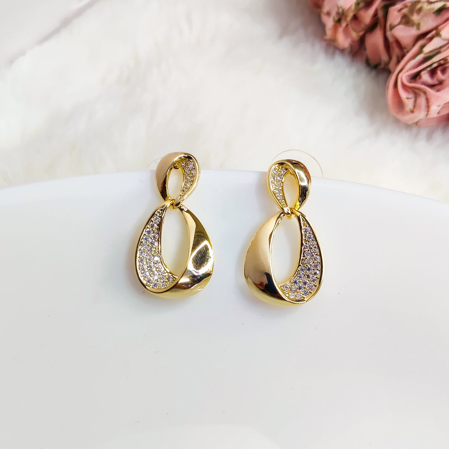 Zonas Interlinked Drop Earrings