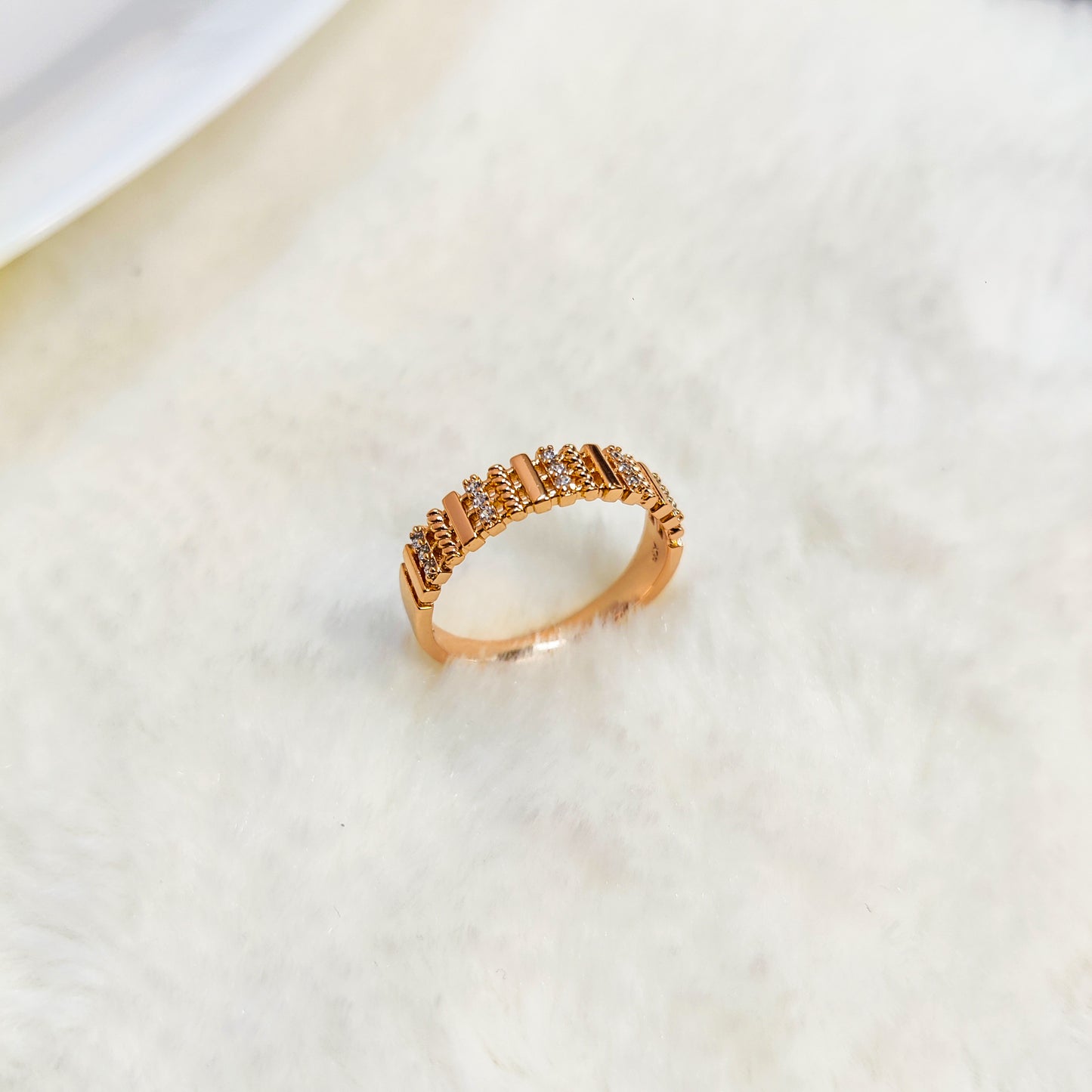 Lattice Brilliance Ring