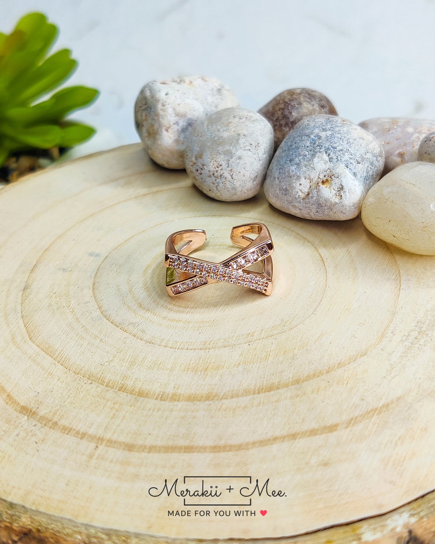 Interlaced Rosegold ring