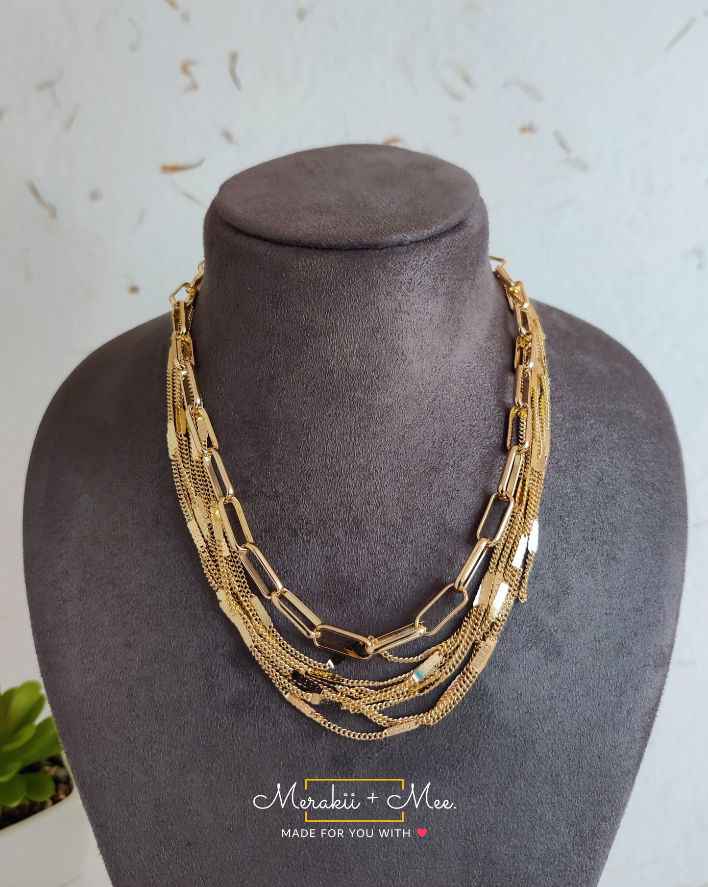 Gold Cluster Chain