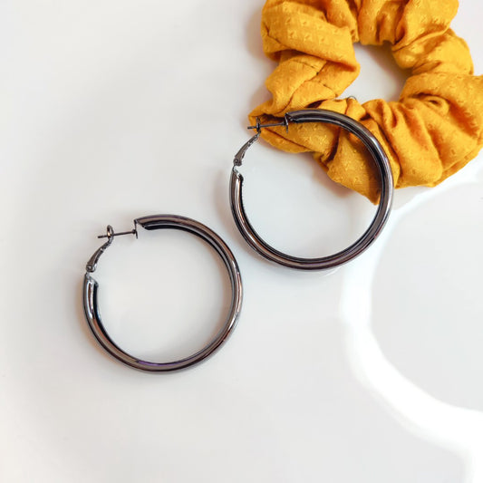 Metallic Black Medium Hoops