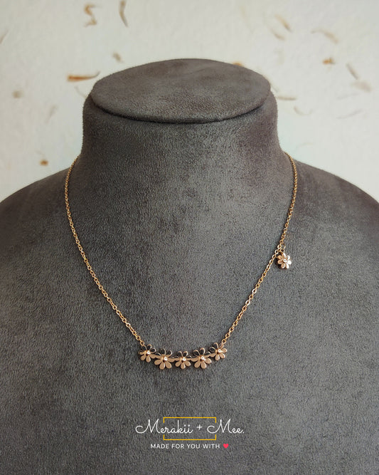 Flower Smile Necklace