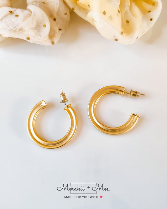 Circle Hoops (Matte Gold)